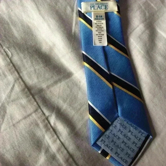 Junior necktie.  Free with 50$ or over purchase - Picture 2 of 3